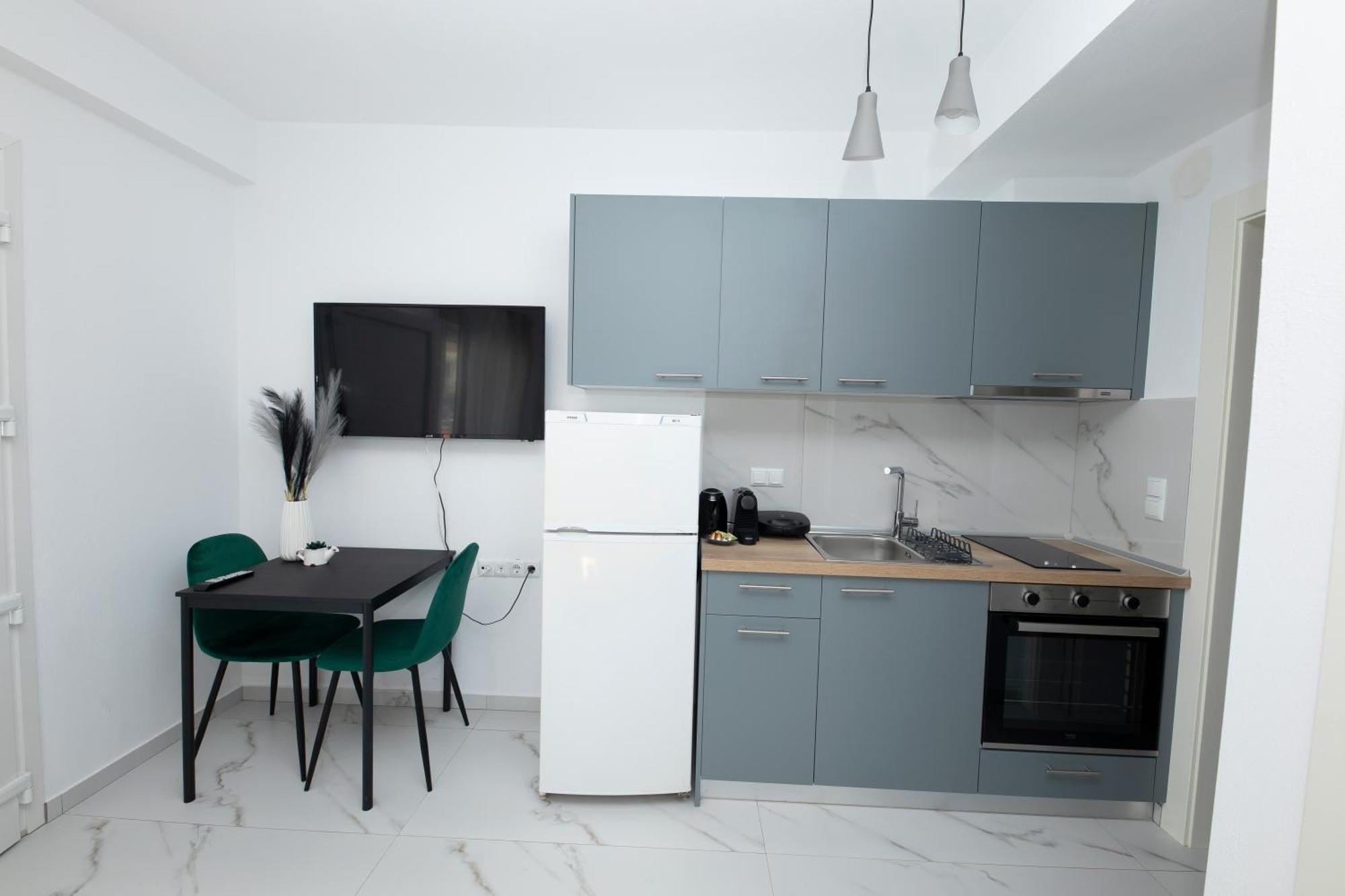 E&S Balaska Apartments Кавала Екстериор снимка