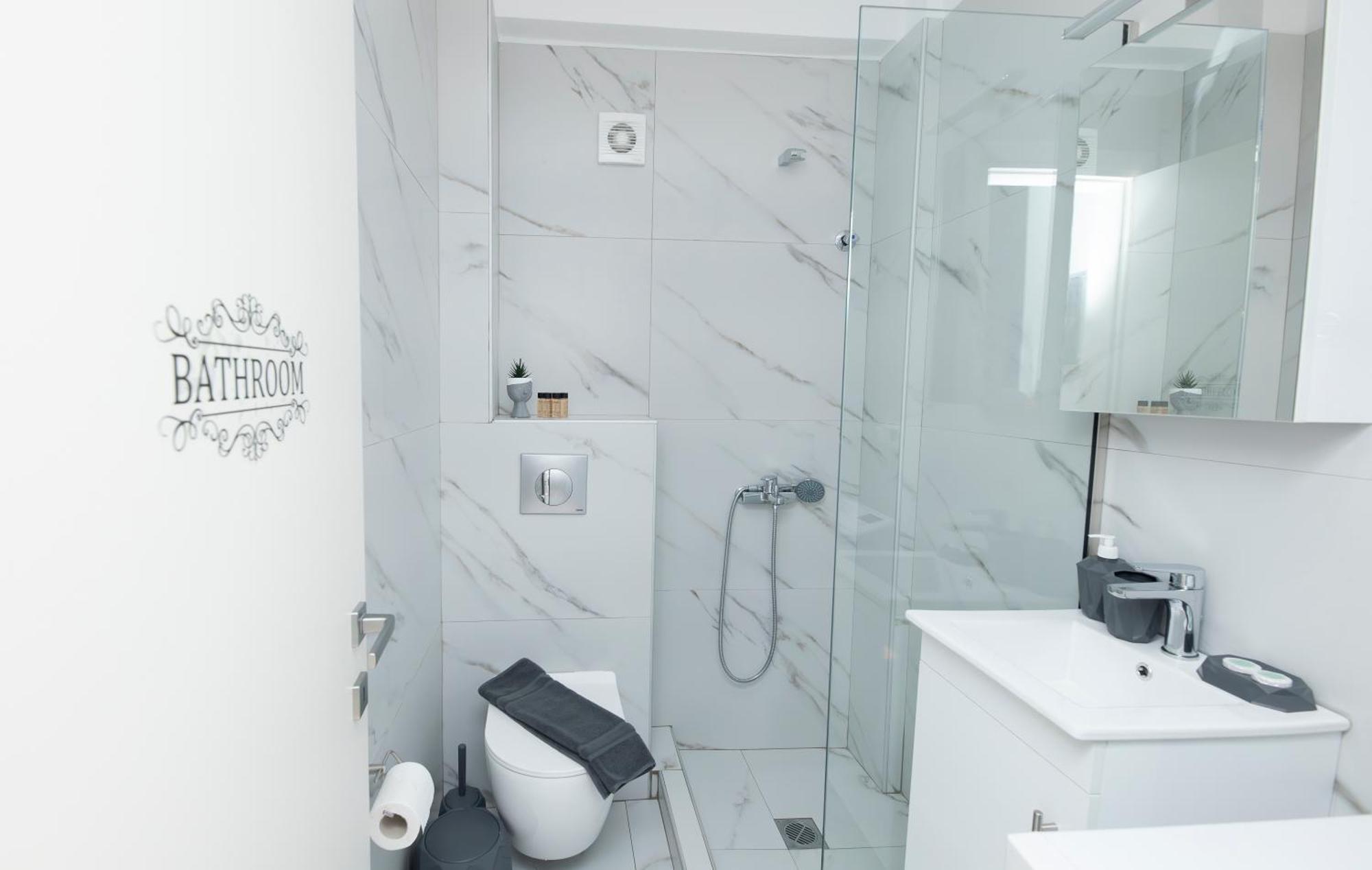 E&S Balaska Apartments Кавала Екстериор снимка